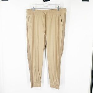 Athleta Brooklyn Textured Joggers in Tan Windowpane Plaid